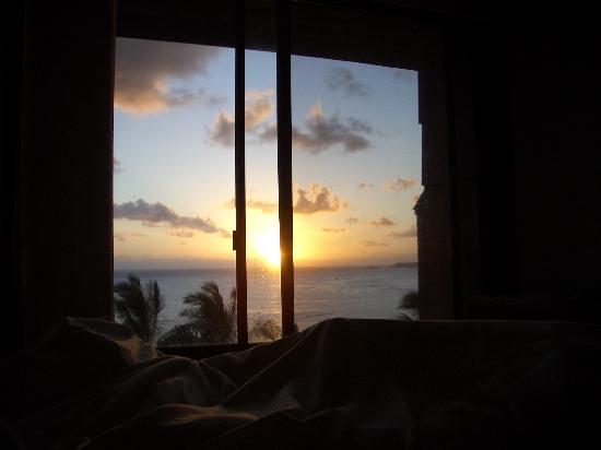 sunrise-from-bed